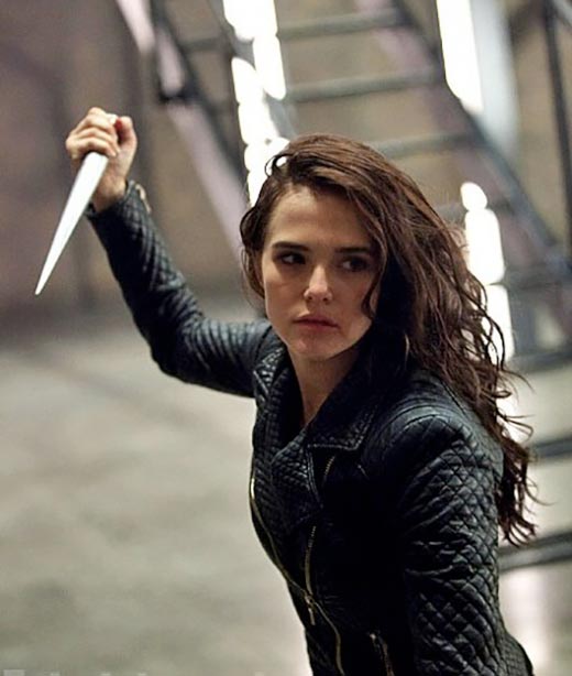 Зои Дойч в фильме Академия вампиров