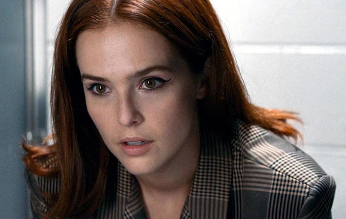 Зои Дойч в фильме Коллекторша