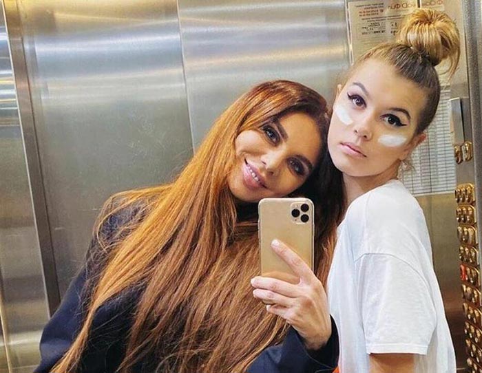 Алина Белькевич и мать Анна Седокова