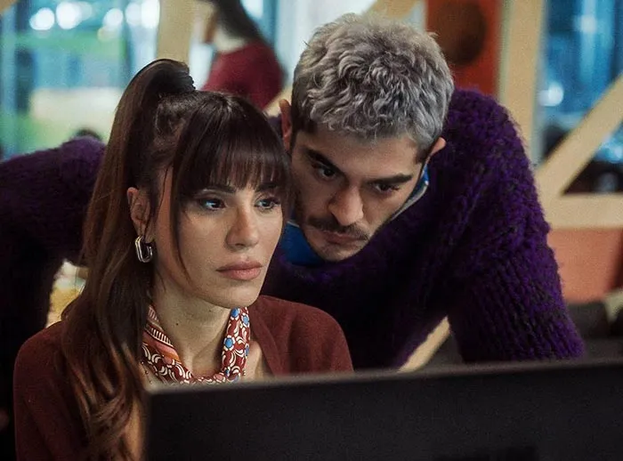 Бурак Дениз в сериале Не уходи
