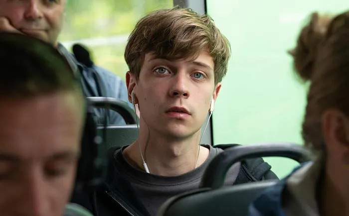 Денис Косиков в фильме Курьер