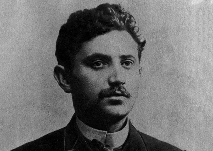 Григорий Зиновьев в молодости