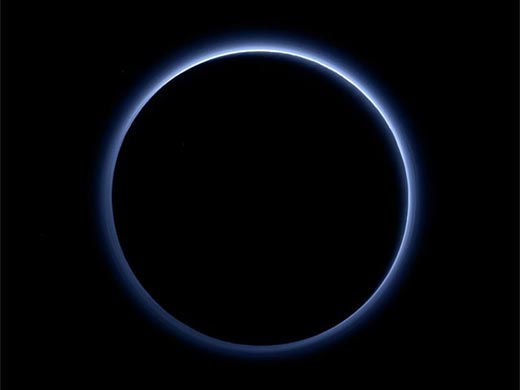 Плутон синее небо 1