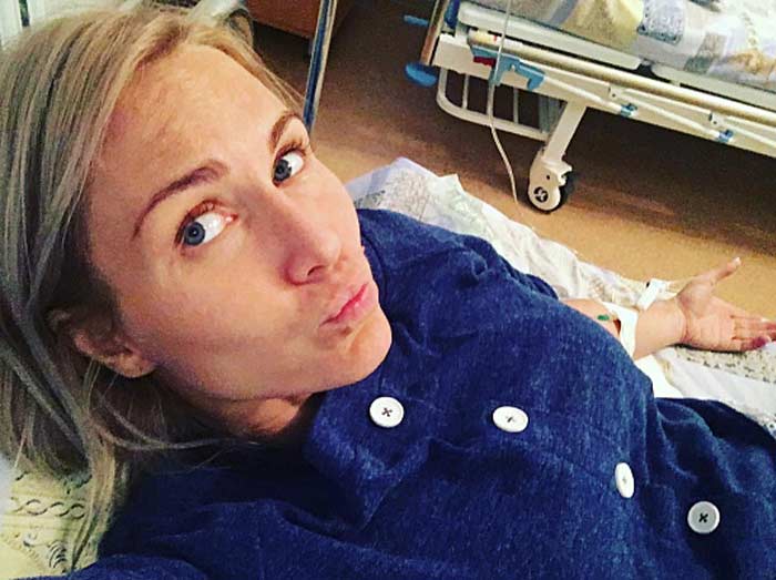 Беременная Катя Гордон в больнице