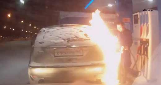 авто горит Сургут