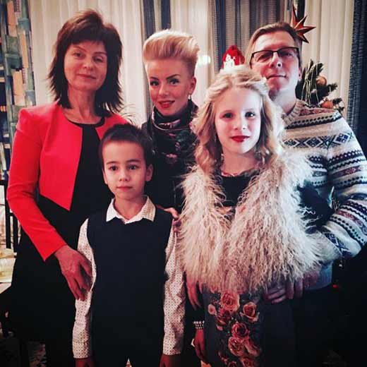 Юлия Волкова с семьей