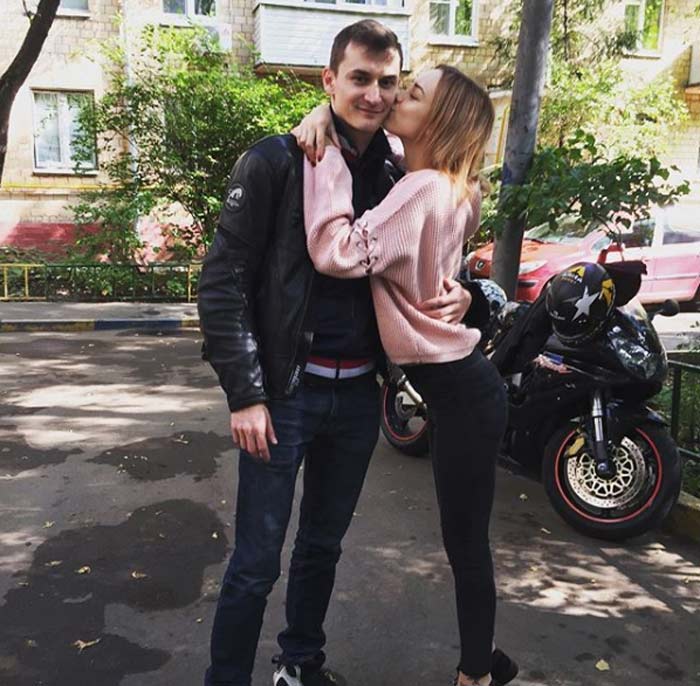 Диана Шурыгина целует Андрея Шлягина