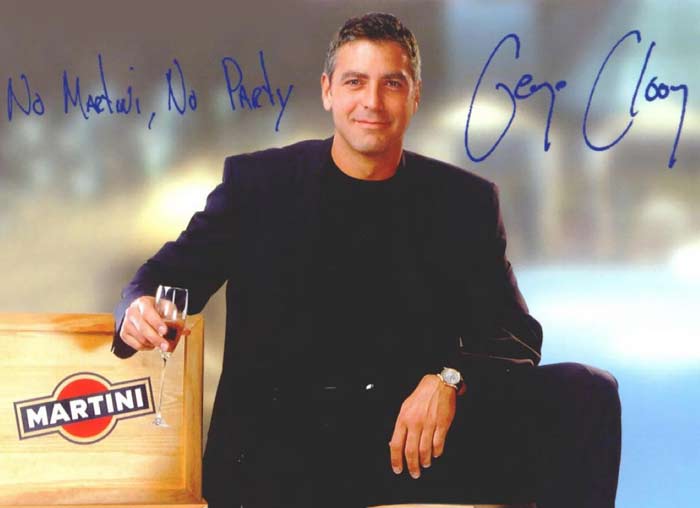 Джордж Клуни с бокалом