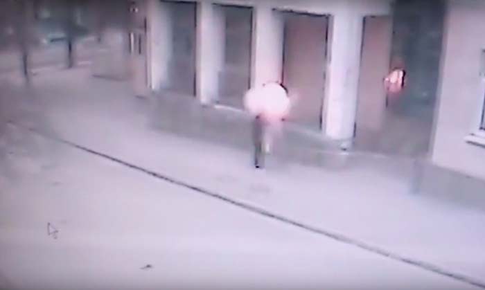 взрыв фонарика возле школы в Ростове-на-Дону