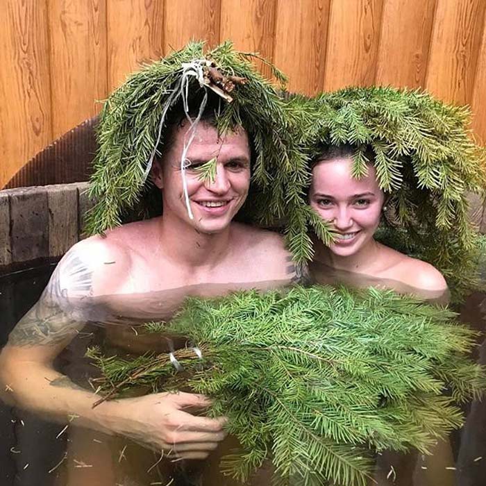 Дмитрий Тарасов и Анастасия Костенко в бане