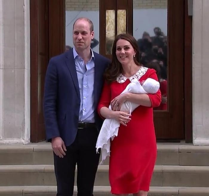 Кейт Миддлтон и принц Уильям с новорожденным сыном 2