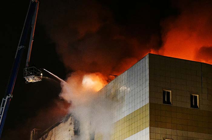 Пожар в ТЦ Зимняя вишня в Кемерово