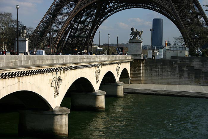 Йенский мост в Париже