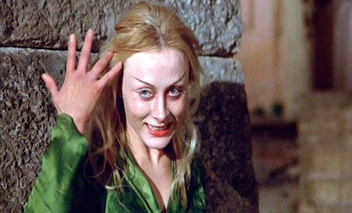 кадр Амаркорд 8