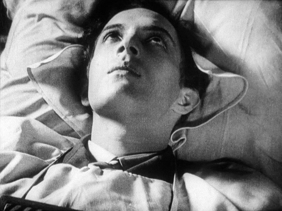 Фильм «Андалузский пес» (1929) - сюжет, актеры и роли, кадры из фильма