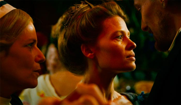 Кадр из фильма Бал сумасшедших кадр Бал сумасшедших 8