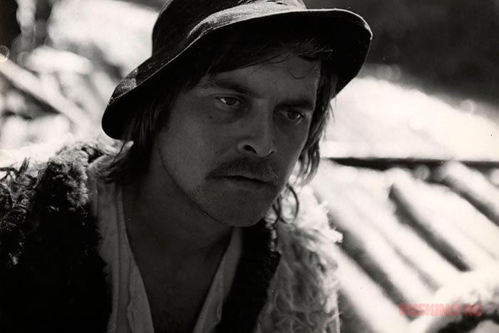 Кадр из фильма Белая птица с черной отметиной кадр Белая птица с черной отметиной 4