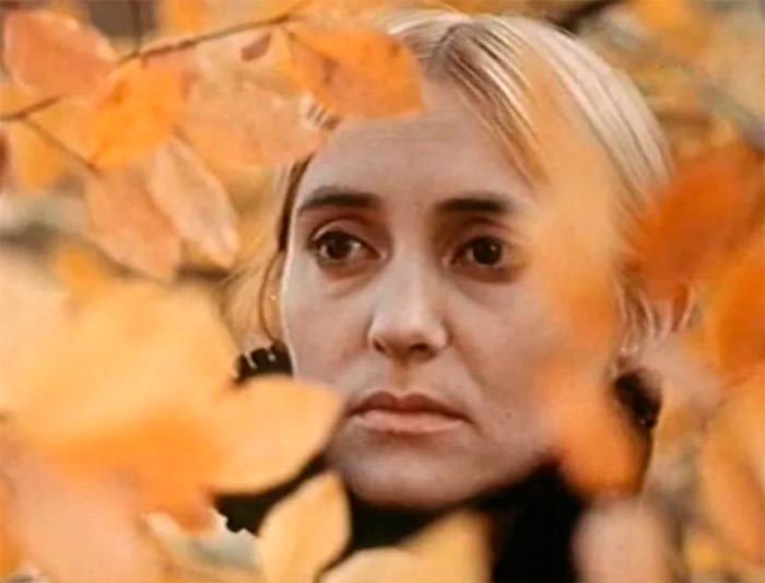 Кадр из фильма Белая птица с черной отметиной кадр Белая птица с черной отметиной 5