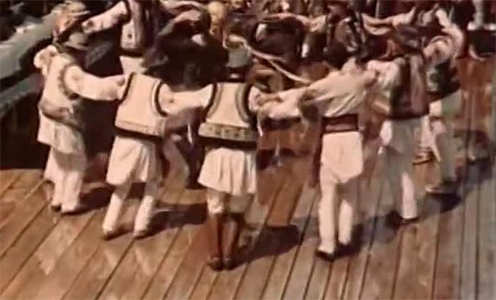 Кадр из фильма Белая птица с черной отметиной кадр Белая птица с черной отметиной 7