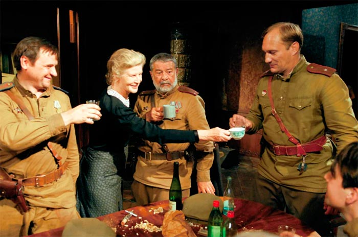 Кадр из фильма Безымянная: Женщина в Берлине кадр Безымянная: Женщина в Берлине 8