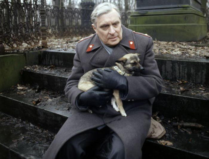 Кадр из фильма Билет в красный театр, или Смерть гробокопателя кадр Билет в красный театр, или Смерть гробокопателя 4