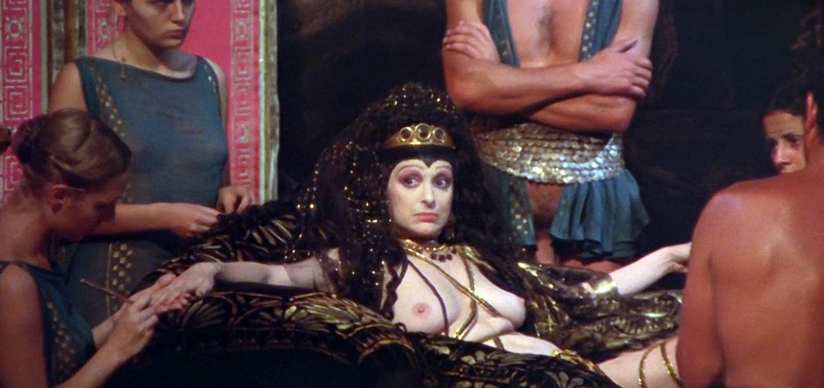 кадр Калигула 17
