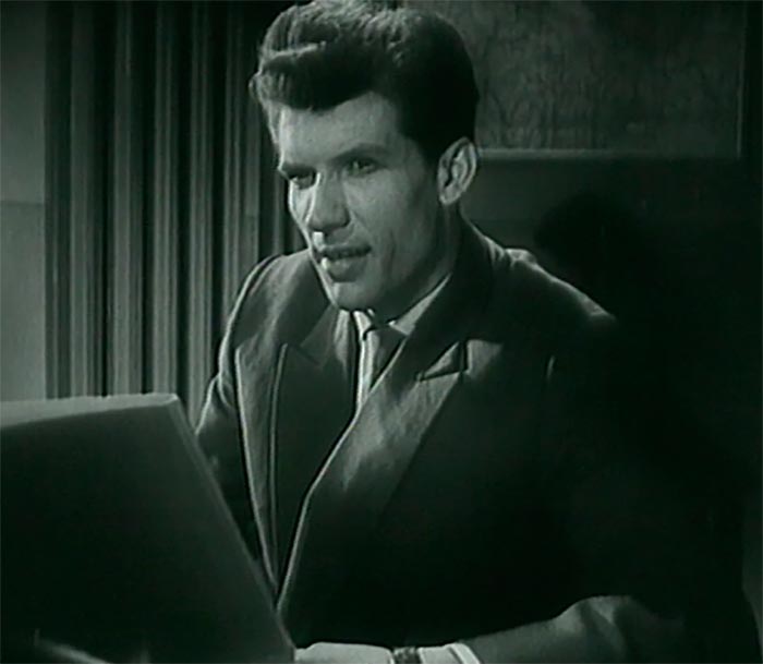 кадр Человек, который сомневается 10