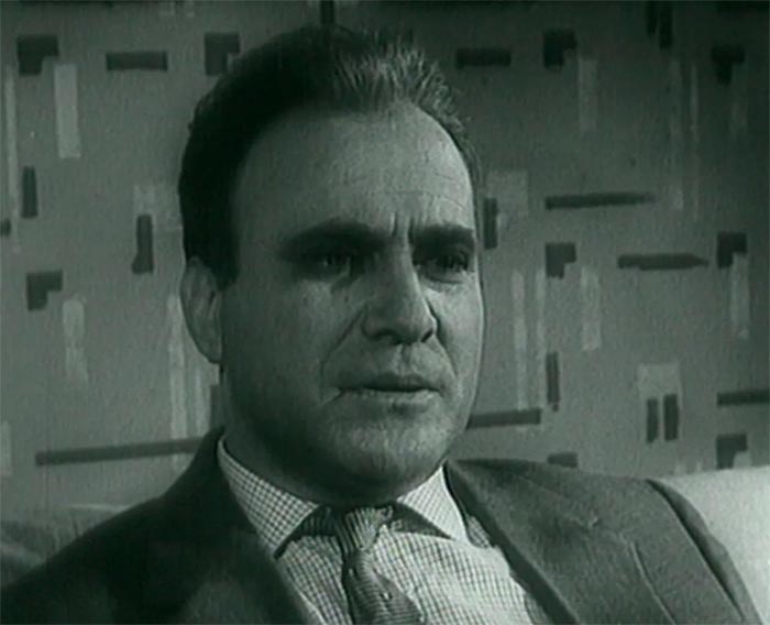 кадр Человек, который сомневается 11