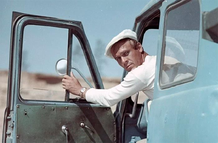 кадр Человек на своём месте 4