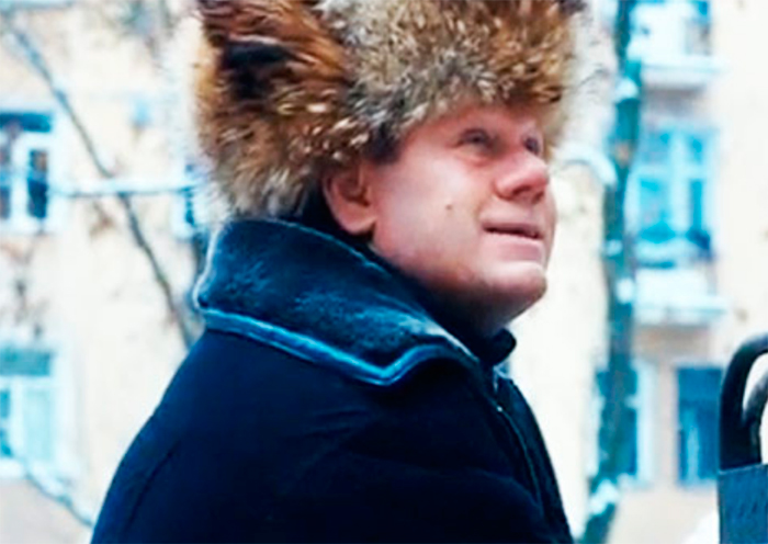 кадр Человек у окна 4