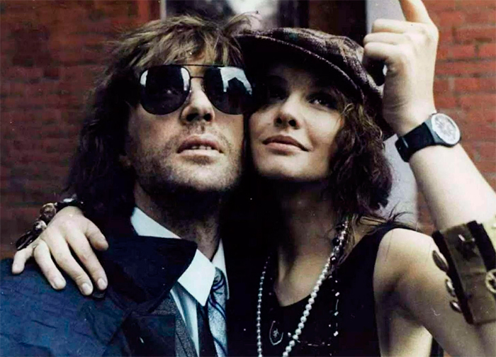 Кадр из фильма Чёрная роза – эмблема печали, красная роза – эмблема любви кадр Чёрная роза – эмблема печали, красная роза – эмблема любви 2