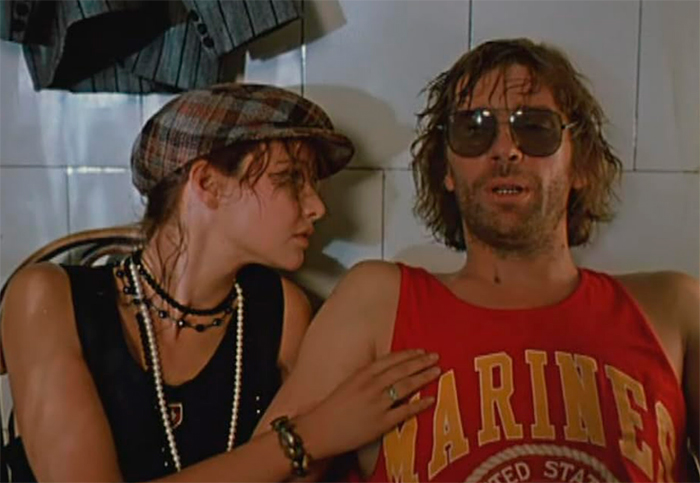 Кадр из фильма Чёрная роза – эмблема печали, красная роза – эмблема любви кадр Чёрная роза – эмблема печали, красная роза – эмблема любви 5