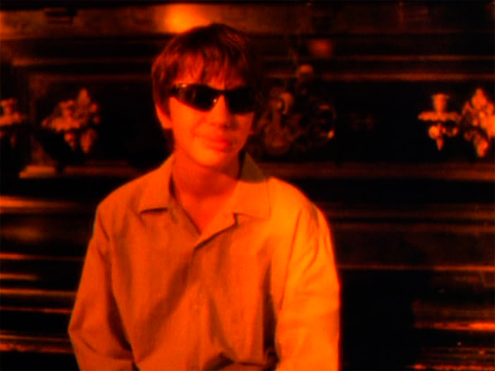 Кадр из фильма Чёрная роза – эмблема печали, красная роза – эмблема любви кадр Чёрная роза – эмблема печали, красная роза – эмблема любви 8