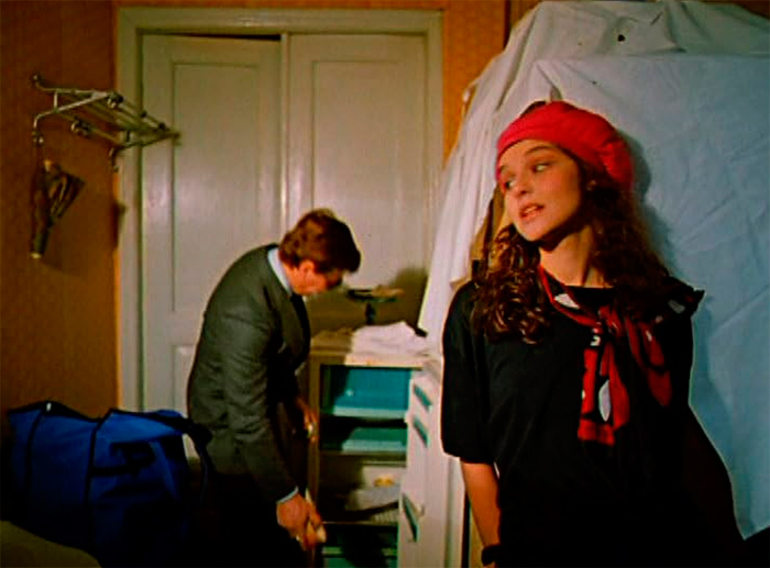 Кадр из фильма Чёрная роза – эмблема печали, красная роза – эмблема любви кадр Чёрная роза – эмблема печали, красная роза – эмблема любви 9