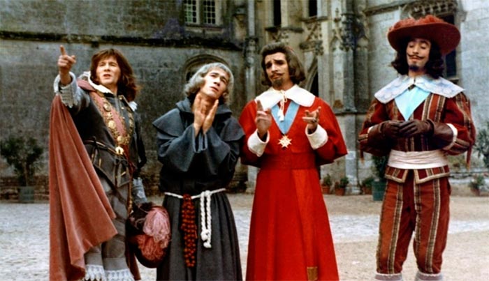 кадр Четверо против кардинала 6