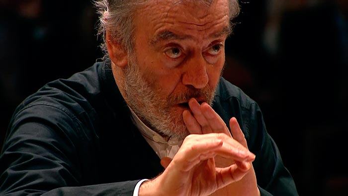 Кадр из фильма Чьё сердце бьётся громче кадр Чьё сердце бьётся громче 9