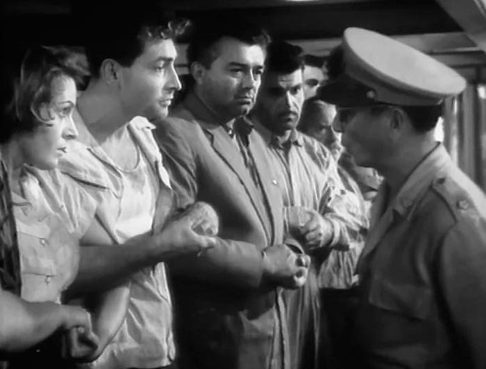 Кадр из фильма ЧП. Чрезвычайное происшествие кадр ЧП. Чрезвычайное происшествие 5