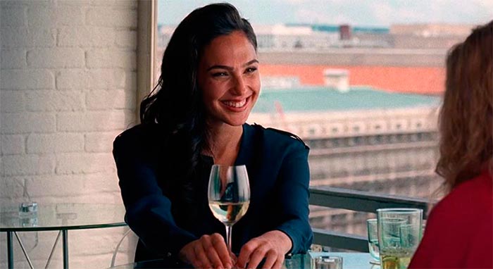 Кадр из фильма Чудо-женщина 1984 кадр Чудо-женщина 1984 4