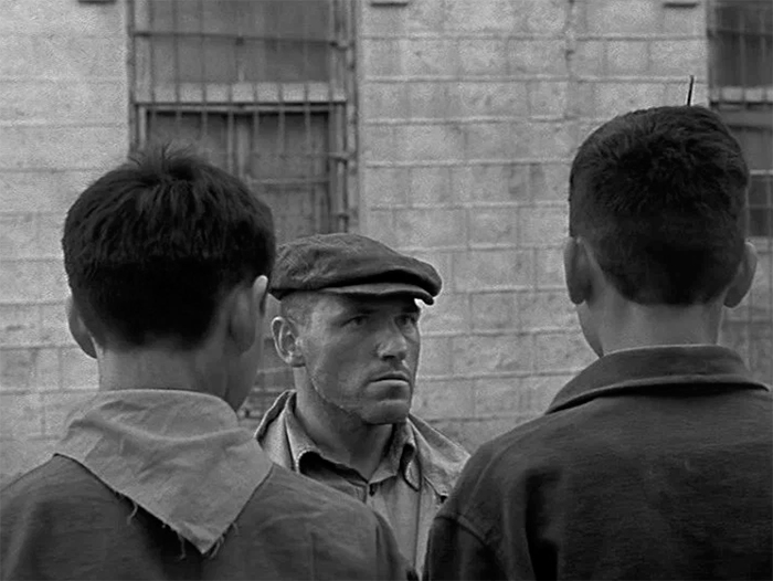 кадр Чужая белая и рябой 11