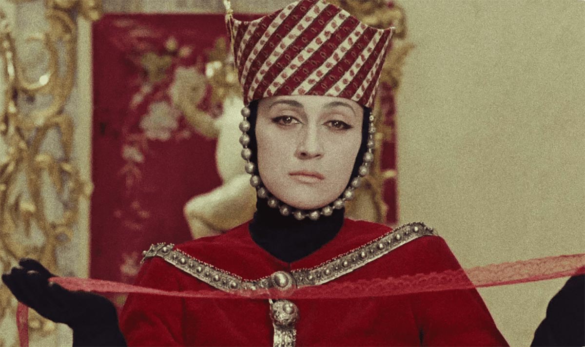 кадр Цвет граната 3