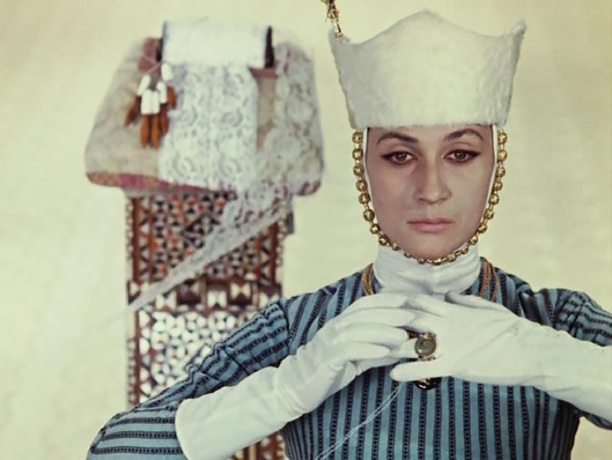 кадр Цвет граната 8