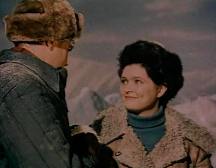 Кадр из фильма Далеко от Москвы кадр Далеко от Москвы 3