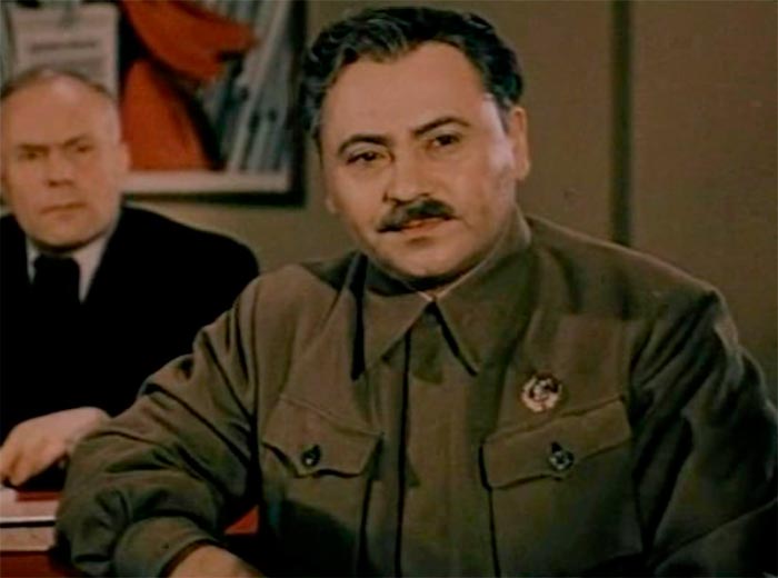 Кадр из фильма Далеко от Москвы кадр Далеко от Москвы 6