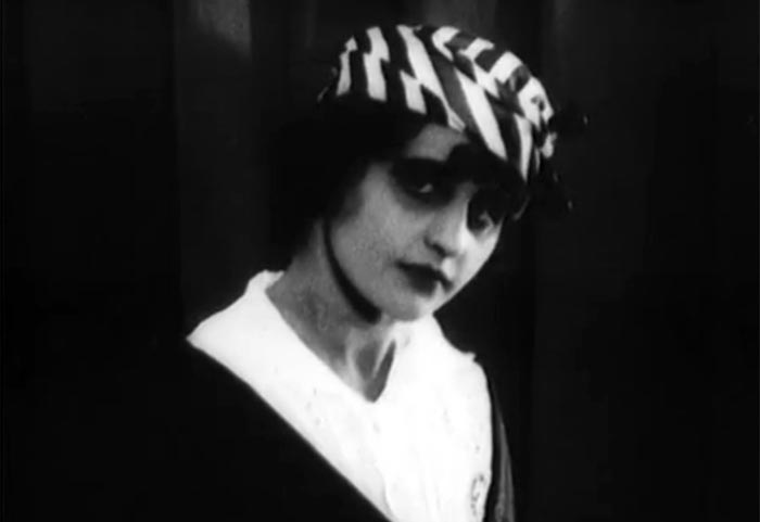 Кадр из фильма Дети века кадр Дети века 4