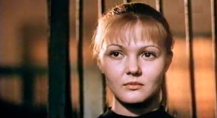 кадр Девушка и Гранд 2