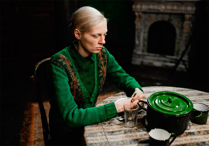 кадр Дылда 4