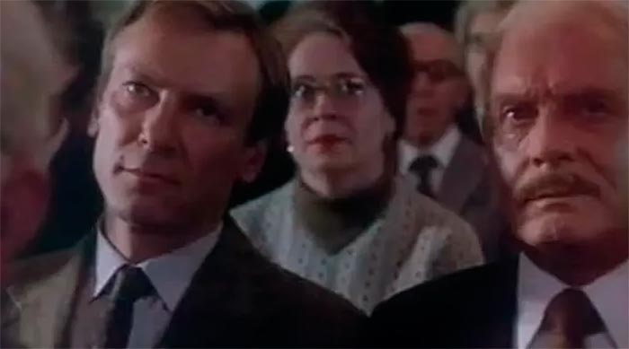 Кадр из фильма Две строчки мелким шрифтом кадр Две строчки мелким шрифтом 4