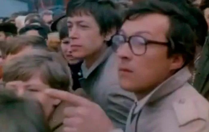 Кадр из фильма Две строчки мелким шрифтом кадр Две строчки мелким шрифтом 6