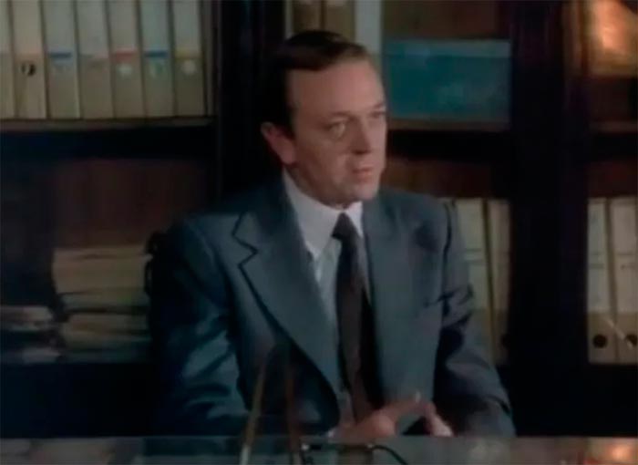 Кадр из фильма Две строчки мелким шрифтом кадр Две строчки мелким шрифтом 11