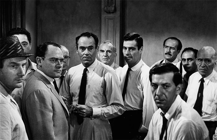 кадр 12 разгневанных мужчин 7